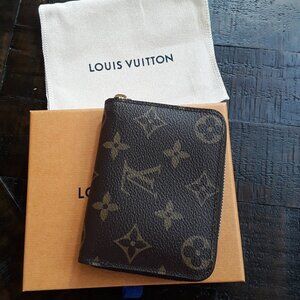 Authentic Louis Vuitton zippy wallet